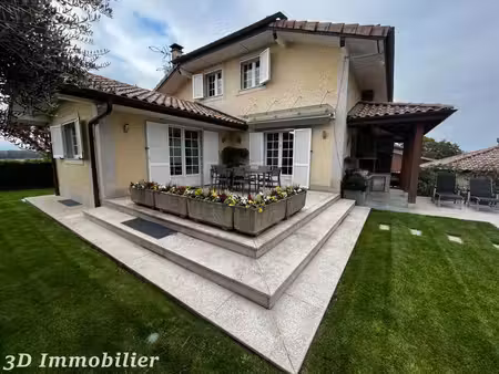 secteur douvaine (74140)  venez découvrir cette très belle maison de caractère  7 pièces  