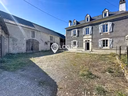 saint-abit - vente véritable enclos béarnais en partie rénov