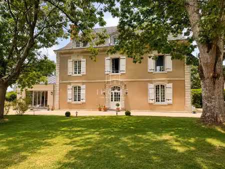maison de maitre soulaire et bourg 7 pièce(s) 220 m2
