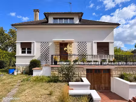 maison 8 pièces 205 m²