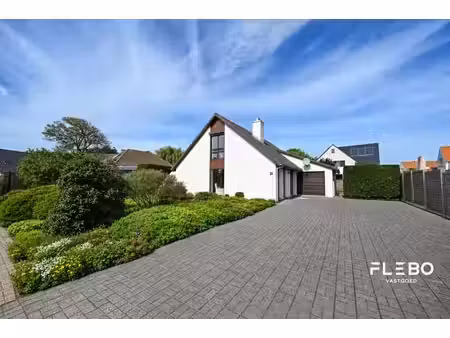 charmante  mooi onderhouden villa op een perceel van 634m...