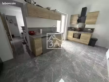 maison 8 pièces 145 m²