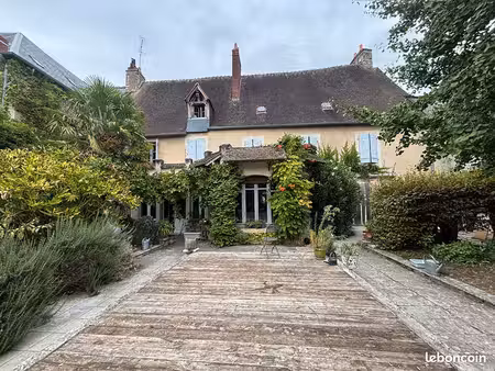 maison 12 pièces 395 m²