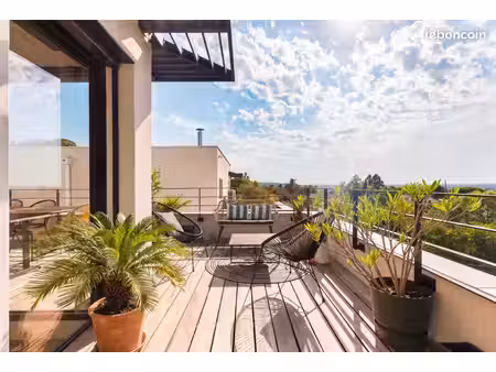 t3 lumineux avec terrasse  garage et parking
