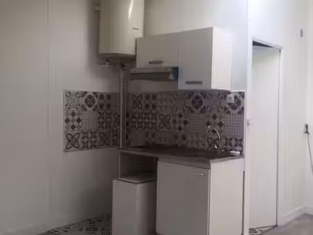 t2 de 29m2 rue st roch centre ville