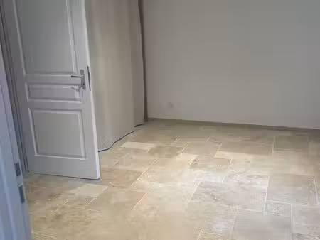 maison 3 chambres à louer sur aigre