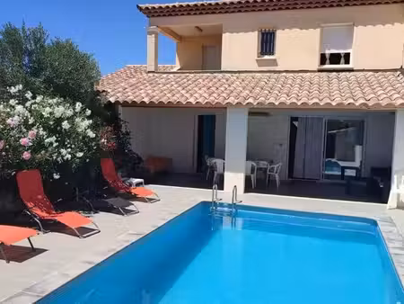 villa moderne avec piscine privée prés de montpellier (bail mobilité)