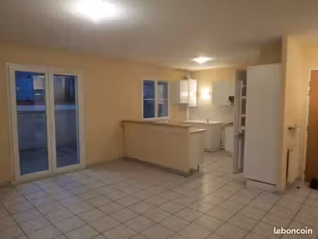 t2 st didier en velay avec garage et terrasse
