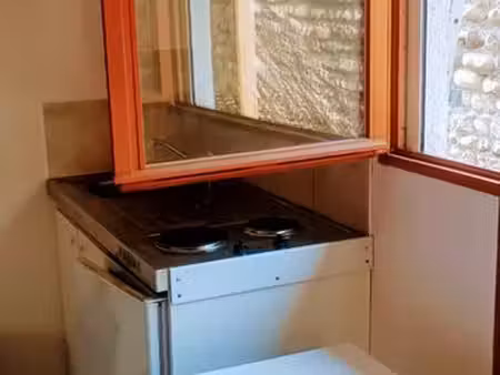 studio meublé eau/ elec compris