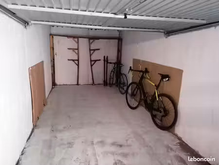 garage a louer moutiers centre ss sol securise