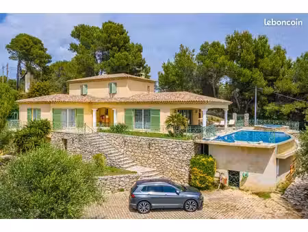 villa 6 pièces 212 m²