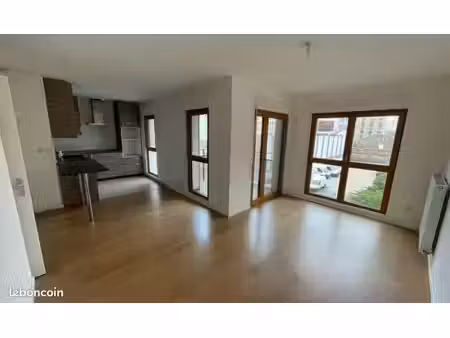 2 pièces bas montreuil