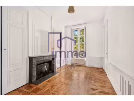 exclusivité - bel appartement t3 de 99 m² aux beaux volumes -