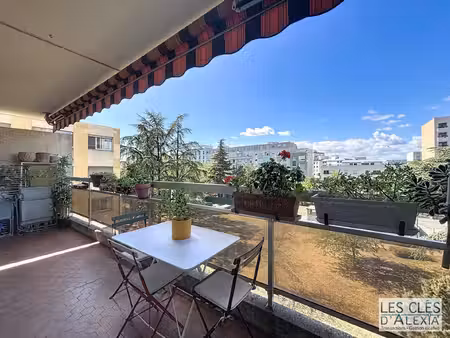 t4 de 87 m2 traversant avec balcons et garage fermé – villeurbanne