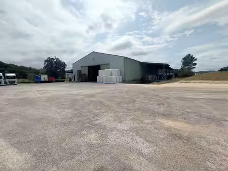 entrepôt 800 m2 à vendre sur vergt