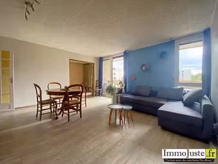 appartement t4 avec balcon  cave et parking