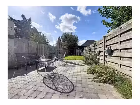 rez-de-chaussée à louer avec terrasse et jardin   peutie (vbe69323)