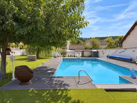 espace et piscine : la maison de famille idéale