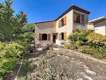 ancienne maison à rénover – 105 m² – 4 chambres – terrain 369 m² – garage – cave- marseill