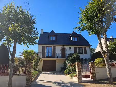 maison de 150 m2 sur sous -sol