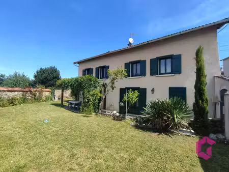 belle villa au centre d'ambert