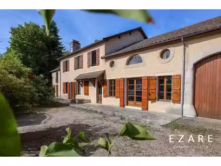 maison de caractère de 360 m² avec 7 chambres et potentiel gî