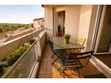 appartement t3  évolution vers t4 possible / garage fermé en sus (15.000 euros)
