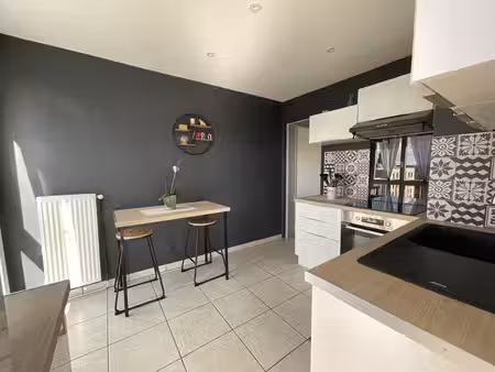 appartement type 4 de 71m² au dernier étage + garage 22m² + cave quartier chantereine