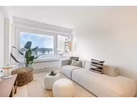 knap appartement vlakbij het heldenplein in heist te koop