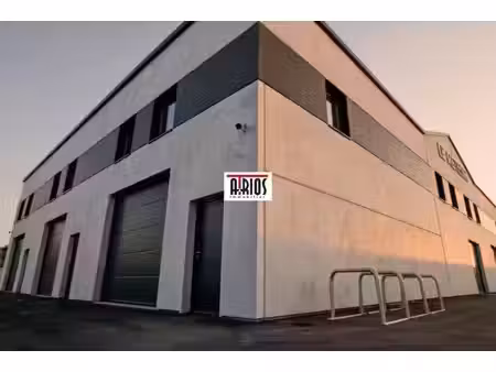 vente entrepôt la farlede 83210 65m²