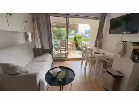 sainte-cécile – à 100 m de la plage – studio cabine avec terrasse