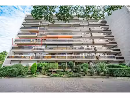 agréable appartement 2 chambres  2 balcons et garage