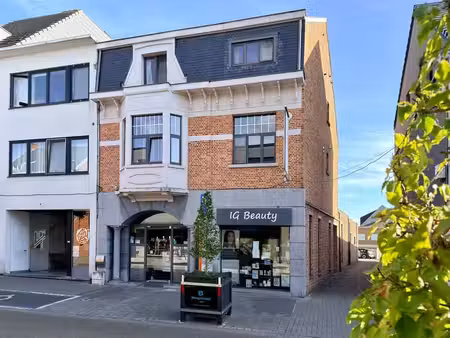 handelsgelijkvloers  3 appartementen en eigen parking!!