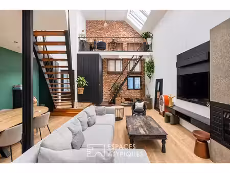 loft d'exception aux volumes spectaculaires dans un ancien cinéma