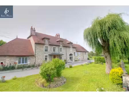a vendre proche cousance : magnifique propriété 11 pièces 35