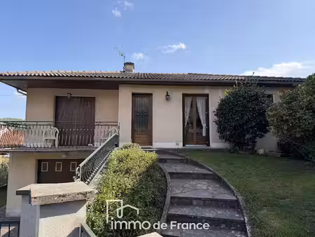 coeur de ville maison t5 avec terrasse  garage et terrain clos-
