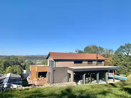 villa nivolas vermelle 7 pièce(s) 192 m2
