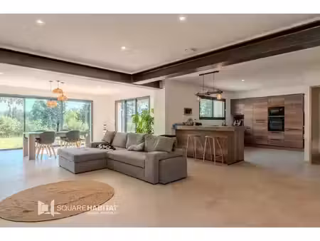 villa 5 pièce(s) 180 m2