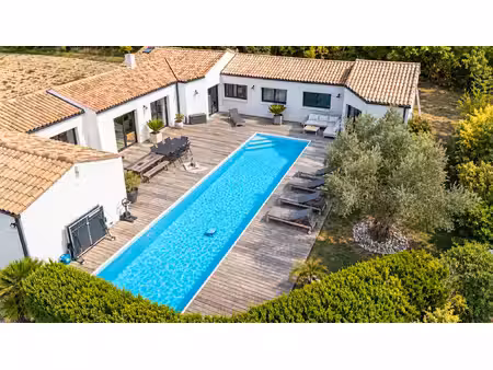 5 min d'aigrefeuille d'aunis  maison 212 m² 6 chambres piscine et jardin