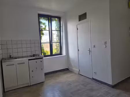 studio de 14 m² situé 60 avenue st julien cm