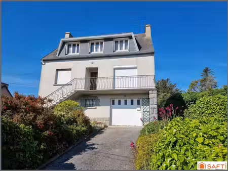 maison à camaret sur mer.