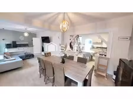 maison 6 pièces 121m²