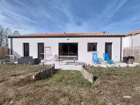vente maison à la garnache (85710) : à vendre / 97m² la garnache