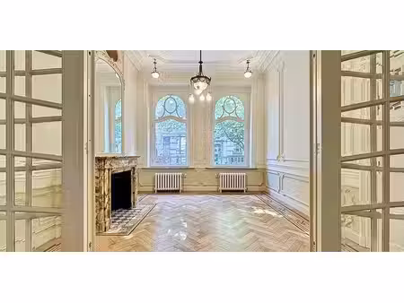 appartement à louer à forest pour € 3.650 avec 3 chambres à coucher