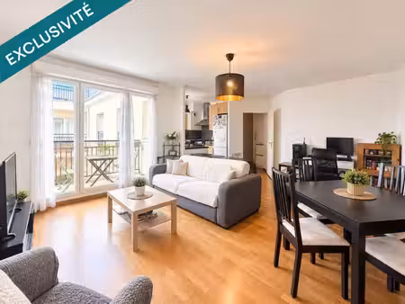 appartement 63 m²  balcon  vue monument historique