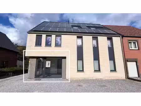 kantoorruimte (25 m²) geschikt voor kantoor  dienstverlening of vrije beroepen