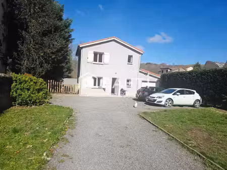 la ricamarie centre ville – maison récente 99 m² – terrain plat 747 m² – garage – aucun tr