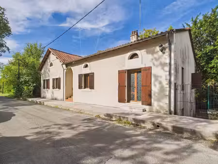 maison individuelle de 4 chambres à proximité d'un village avec commodités