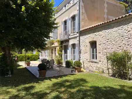 demeure de caractère au cœur de la saintonge boisée - montguyon (17)