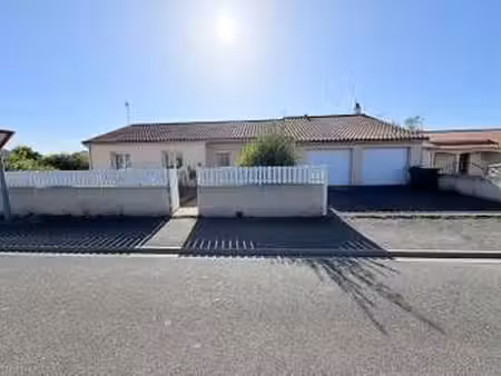 vente maison à saint-andré-de-la-marche (49450) : à vendre / 114m² saint-andré-de-la-march